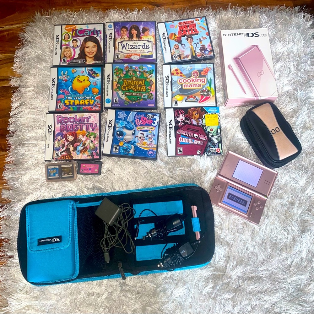 massive nintendo ds lite bundle of nintendo games, ds, chargers and cases